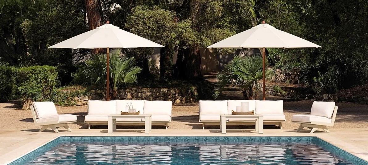 Zomer 2025: Outdoor-luxe opnieuw gedefinieerd – met meubels van Eichholtz & Royal Botania