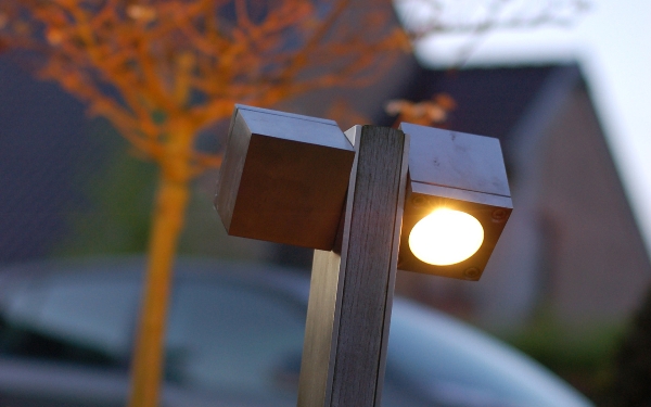 Q-BIC Teak vloerlamp klein der Firma Royal Botania